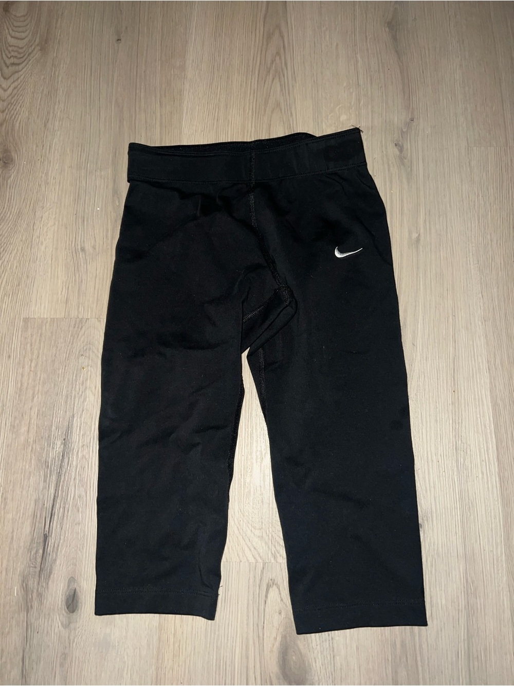 Nike Black Capri Leggings XS Swoosh Logo Athletic